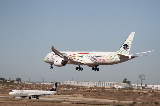 Boeing 787-9 Dreamliner (XA-ADL) - FINAL APPROACH 27 MMTJ
