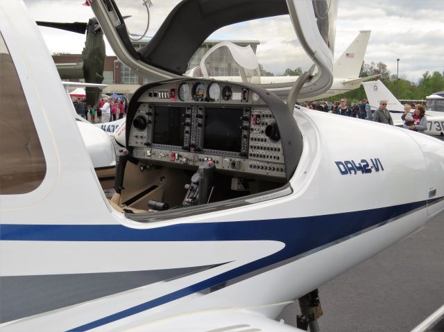 Diamond Twin Star (N42DA) - Manassas Air Show 2016