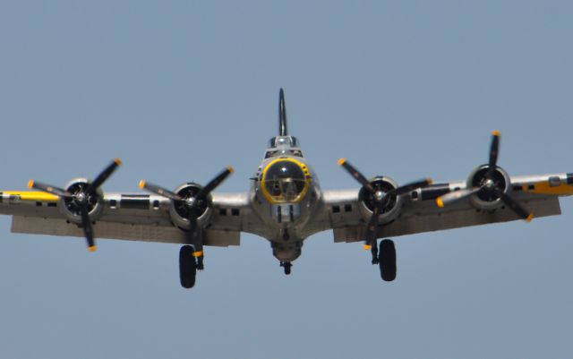 Boeing B-17 Flying Fortress (N390TH)