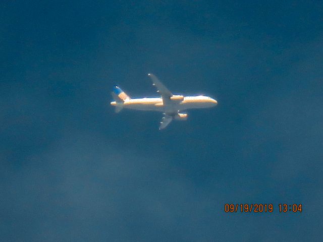 Airbus A320 (N462UA)