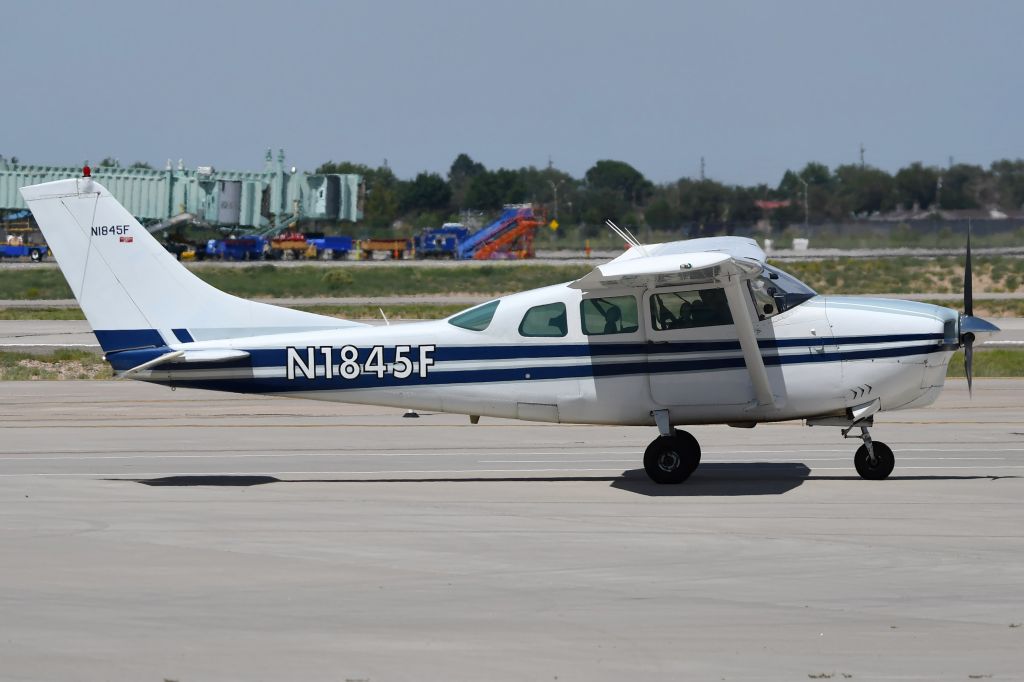 Cessna Centurion (N1845F)