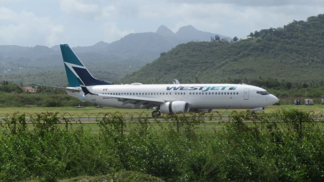 Boeing 737-800 (C-FBWI)
