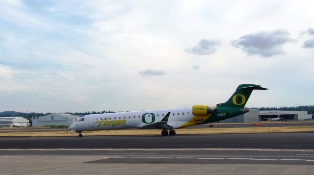 de Havilland Dash 8-400 (N611QX)