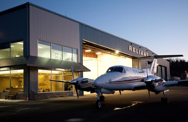 Beechcraft Super King Air 200 (N351CB) - Early morning at RELIANT AIR, where you find the lowest fuel price on the Danbury (KDXR) airport!