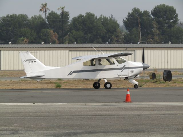 Experimental  (N584K) - Taxiing to hangars