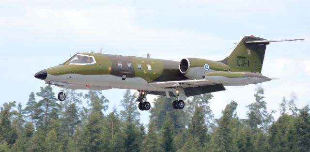 Boeing 777-200 (JNA1) - LJ-1 Learjet 35 A/S Finnish Defence Forces