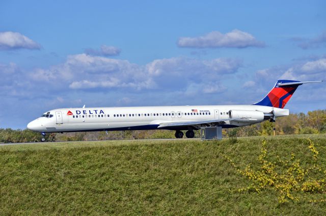 McDonnell Douglas MD-88 (N948DL)