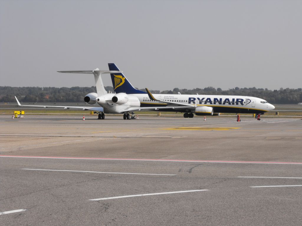 Boeing 737-800 (EI-DLI)