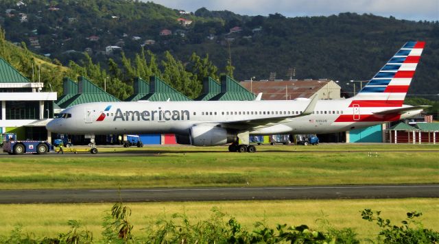 Boeing 757-200 (N186AN)