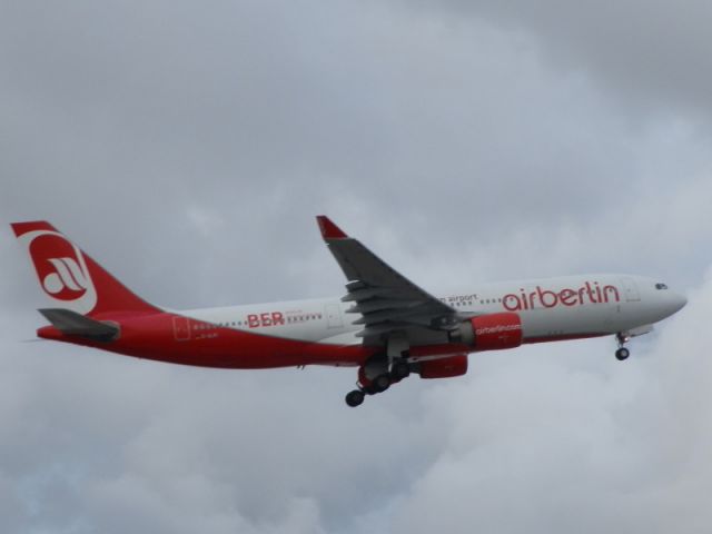 Airbus A330-200 (D-ALPI)