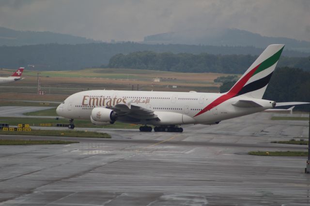 Airbus A380-800 (A6-EOC)