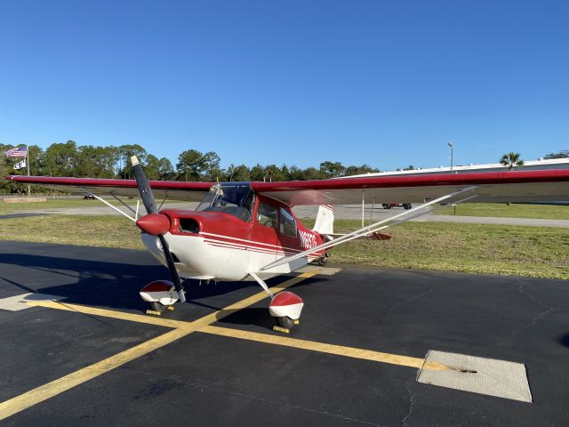 N1697G — - Stopped by Spruce Creek for breakfast at the Downwind Cafe