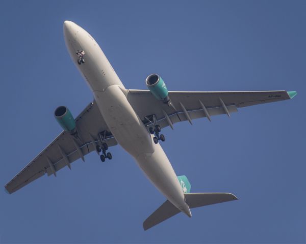 Airbus A330-300 (AP-BNE)