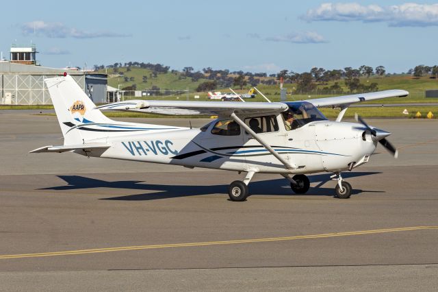 Cessna Skyhawk (VH-VGC) - Australian Airline Pilot Academy (VH-VGC) Cessna 172S Skyhawk SP taxiing Wagga Wagga Airport.