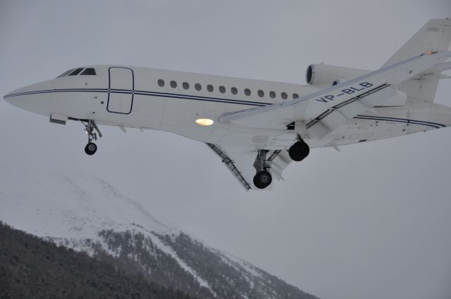 Dassault Falcon 900 (VP-BLB) - approach lszs