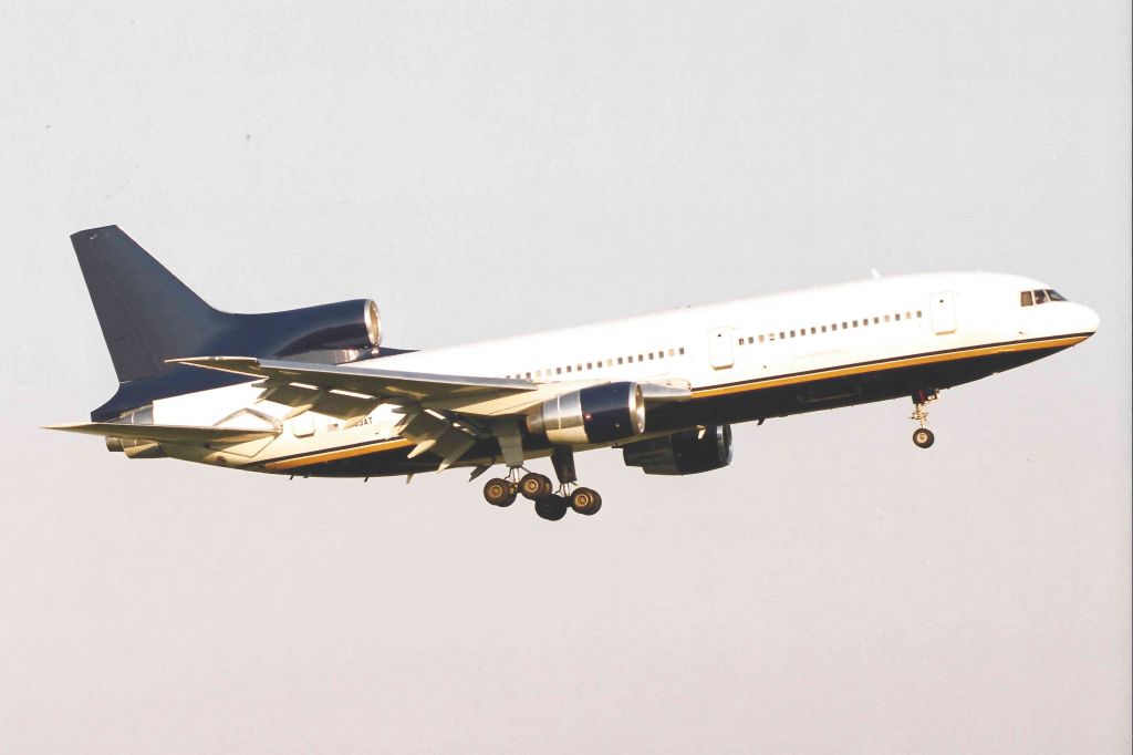 Lockheed L-1011 TriStar (N163AT) - Landing 23-R KIND