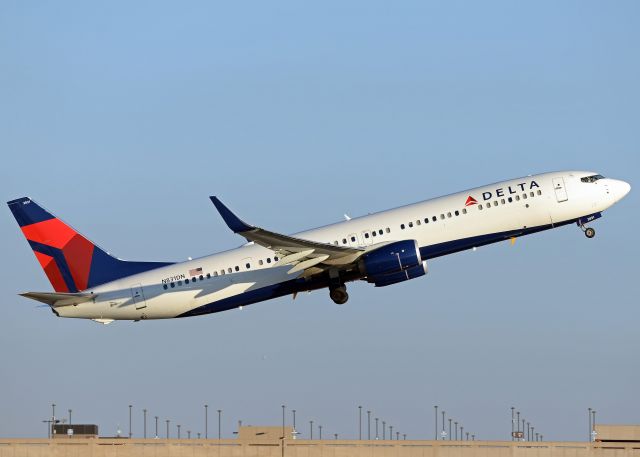 Boeing 737-900 (N831DN)