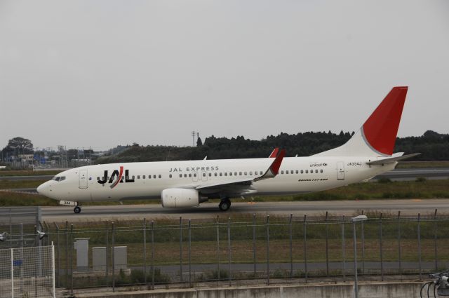 Boeing 737-800 (JA334J) - Taxi at NRT Airport on 2011/10/9