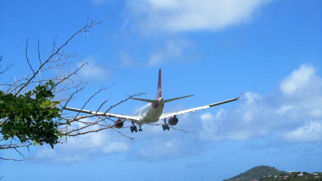 Airbus A330-300 (G-VKSS)