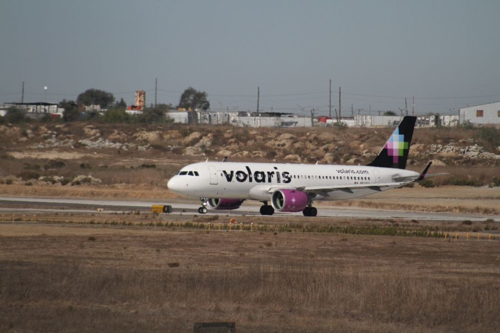 Airbus A320 (N539VL) - TAXING ALPHA TO HEAD 27 MMTJ
