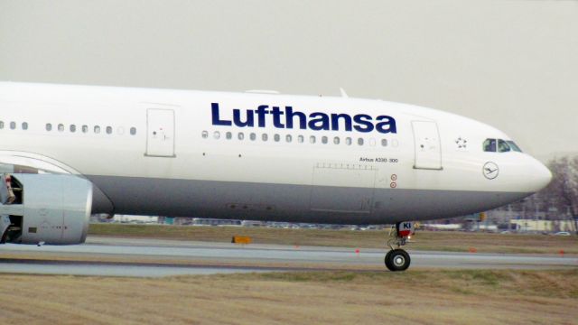 Airbus A330-300 (D-AIKI)