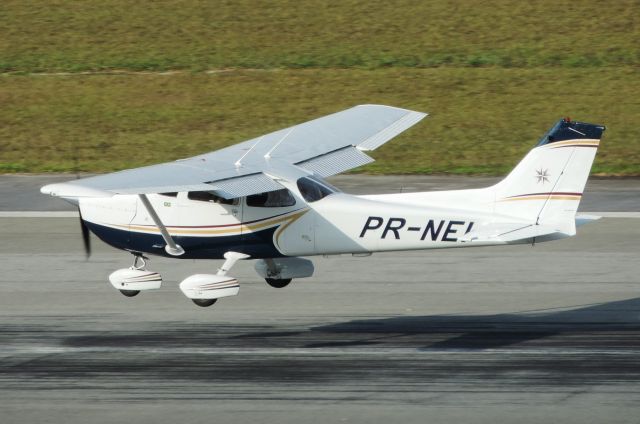 Cessna Skyhawk (PR-NEI)