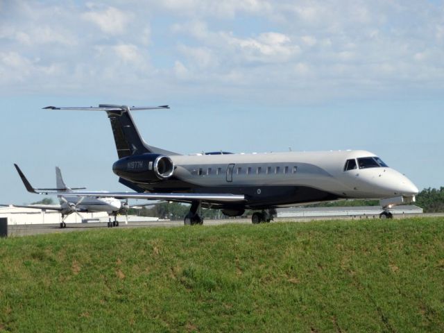 Embraer Legacy 600/650 (N1977H)