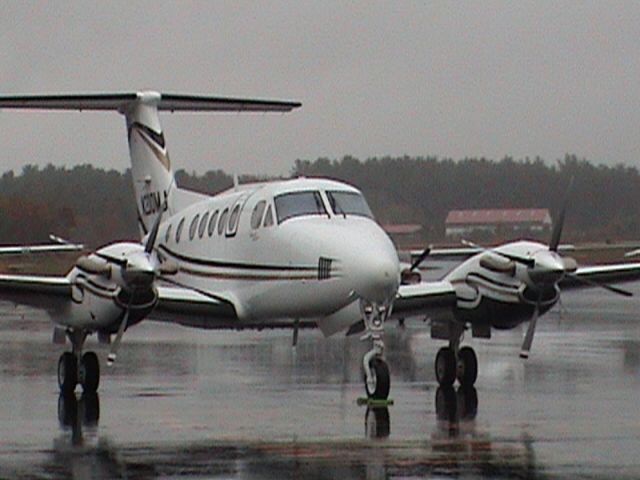 Beechcraft Super King Air 200 —