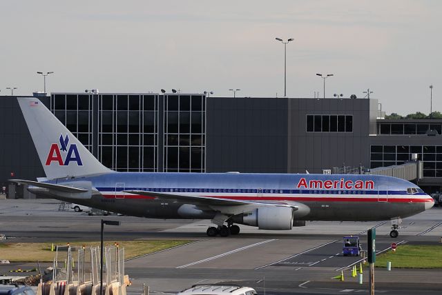 BOEING 767-200 (N324AA) - Seen at KIAD on 7/26/2009.