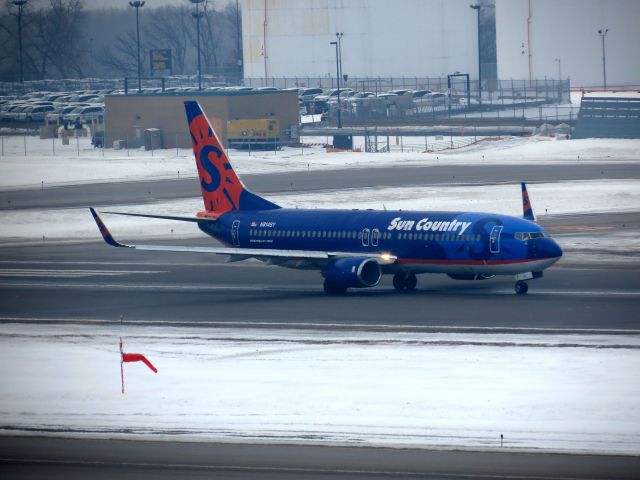 Boeing 737-800 (N814SY)