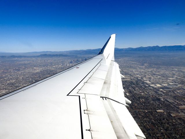 Embraer 175 (N210NN) - AAL6019 SFO-LAX