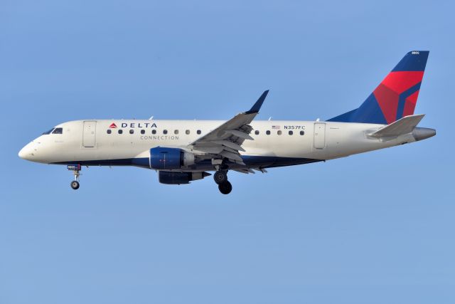 Embraer 175 (N357FC) - 28-C 03-08-21
