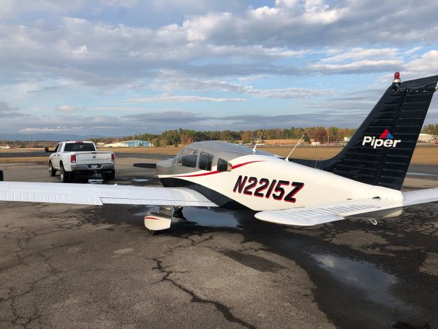 Piper Cherokee (N2215Z) - Picking up newly painted N2215Z, a 79 Piper Archer II after new paint and new annual.