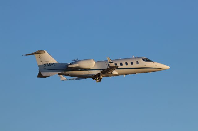 Learjet 60 (N844S)