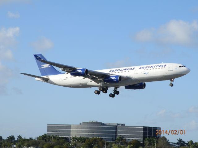 Airbus A340-300 (LV-ZRA)
