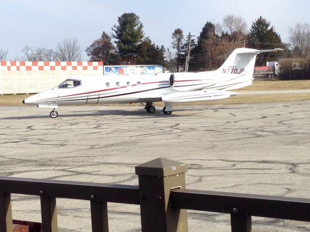 Learjet 35 (N770JP)