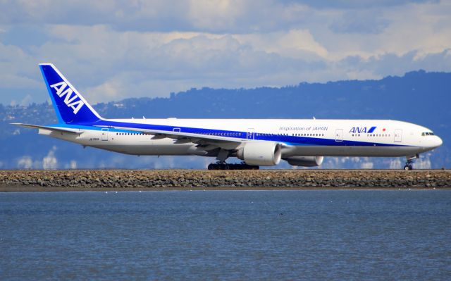 BOEING 777-300 (JA783A)