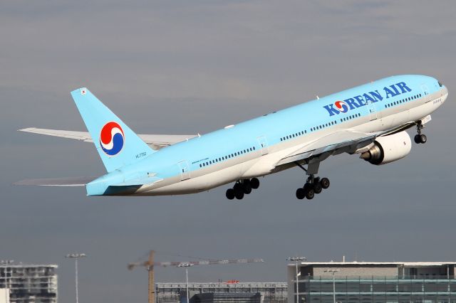 Boeing 777-200 (HL7752)