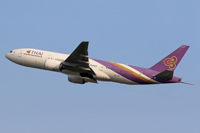 Boeing 777-200 (HS-TJS)