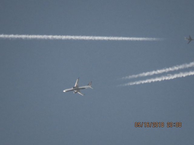 Boeing 737-800 (N396DA) - N