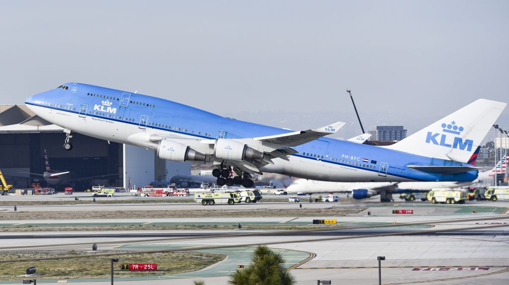 Boeing 747-400 (PH-BFC) - KLM "CALGARY" Blasting out of LAX yesterday 