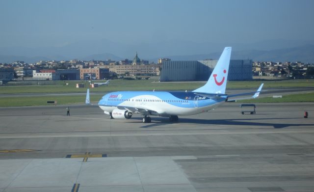 Boeing 737-800 (OO-JAY)