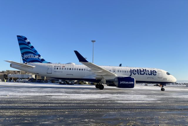 Airbus A220-300 (N3189J)