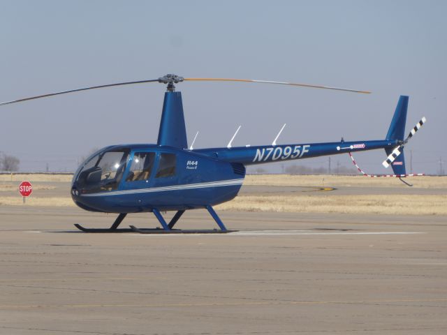 Robinson R-44 (N7095F)