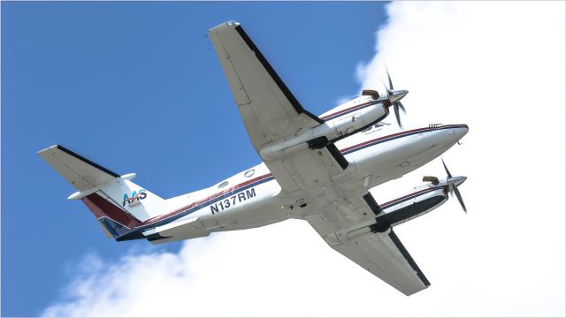 Beechcraft Super King Air 200 (N137RM)