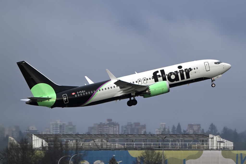 Boeing 737 MAX 8 (C-FLEJ)