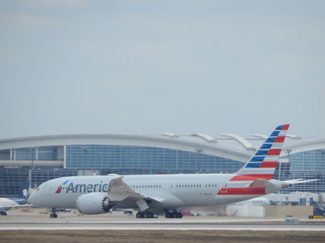 Boeing 787-8 (N800AN) - AAL9784 off to KMAF