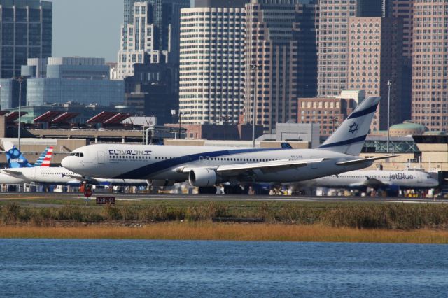 BOEING 767-300 (4X-EAR)