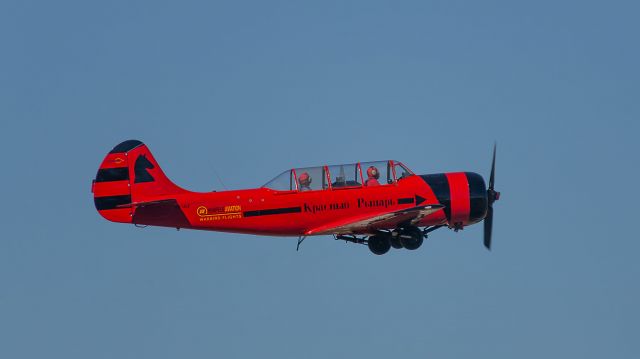 YAKOVLEV Yak-52 (VH-ULT)