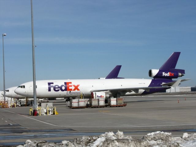 McDonnell Douglas DC-10 (N585FE)